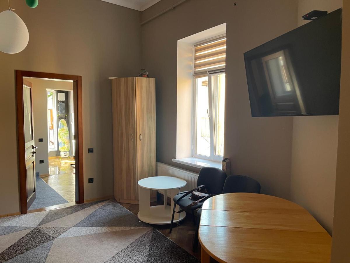 Philharmonie Platz Apartments Tjernivtsi Eksteriør billede